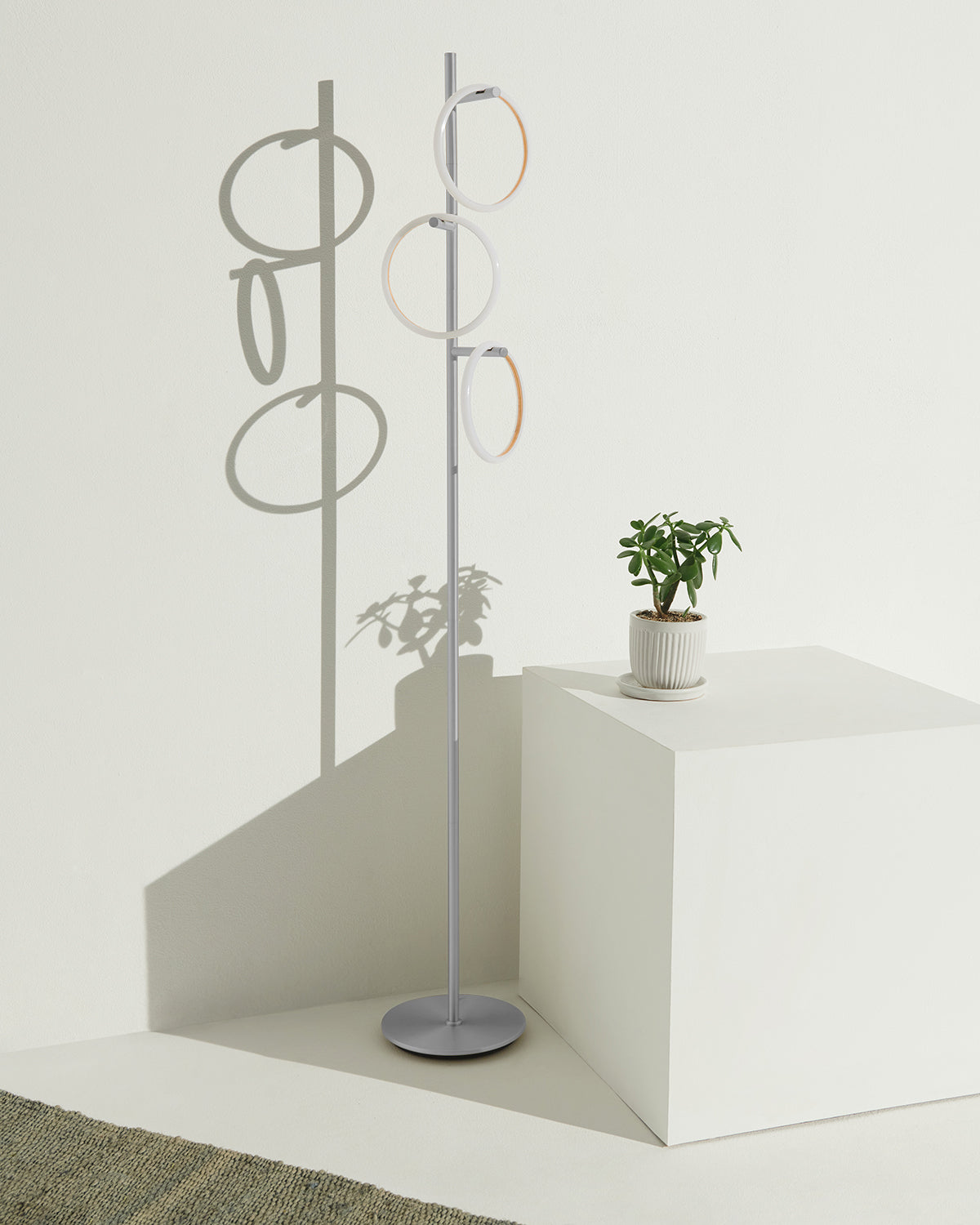 Modern LED Ring Floor Lamp – Dimmable, Gold Metal, 3 Light Rings