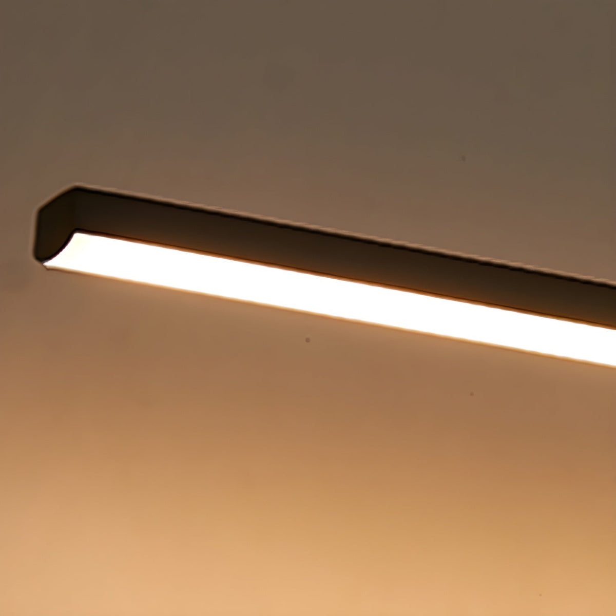 Linear LED Mirror Light in Black Metal – Integrated Wall Lamp in 3 Lengths