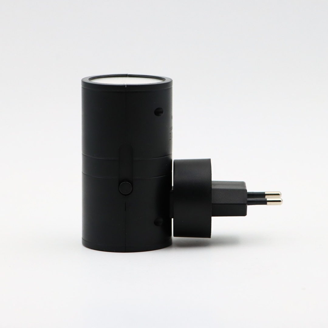 Minimalist LED Wall Light with Light Sensor – Automatic Day & Night Function for Modern Interiors