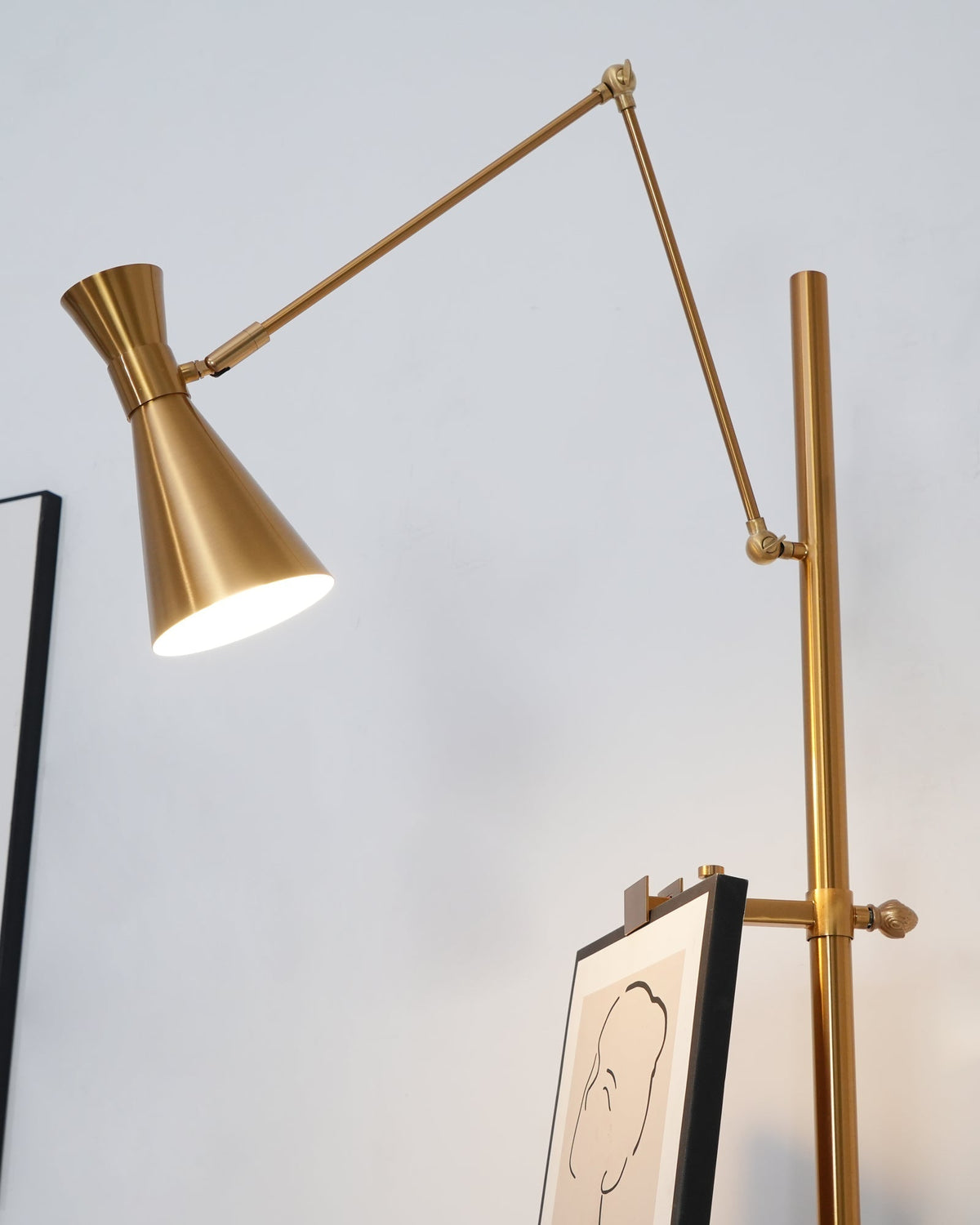 Easel Floor Lamp with Gold Frame & Marble Base – E26/E27, Max 40W, Modern Lighting for Artwork & Interiors