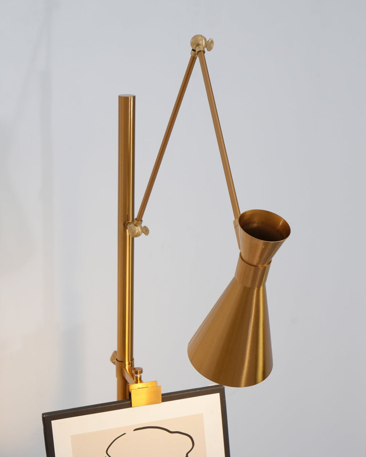 Easel Floor Lamp with Gold Frame & Marble Base – E26/E27, Max 40W, Modern Lighting for Artwork & Interiors